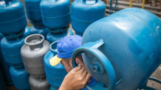 Gás de cozinha fica mais caro em Manaus