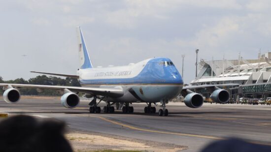 Joe Biden desembarca em Manaus