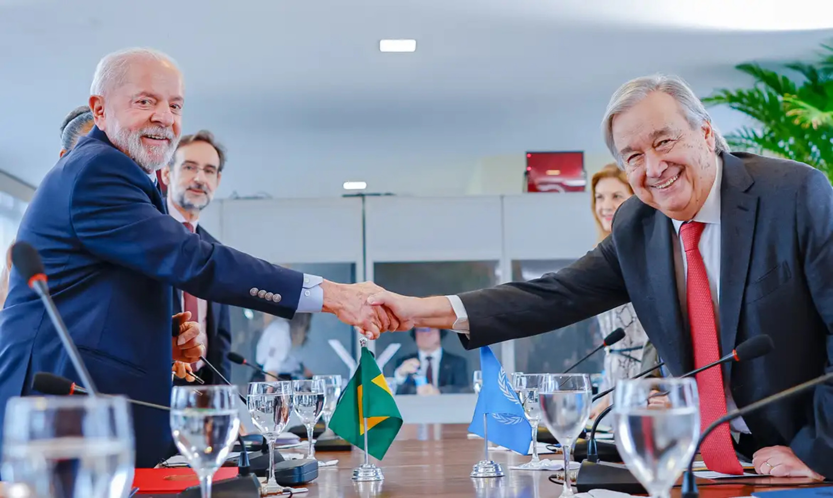 Lula terá reuniões bilaterais com 11 líderes do G20 neste domingo (17)