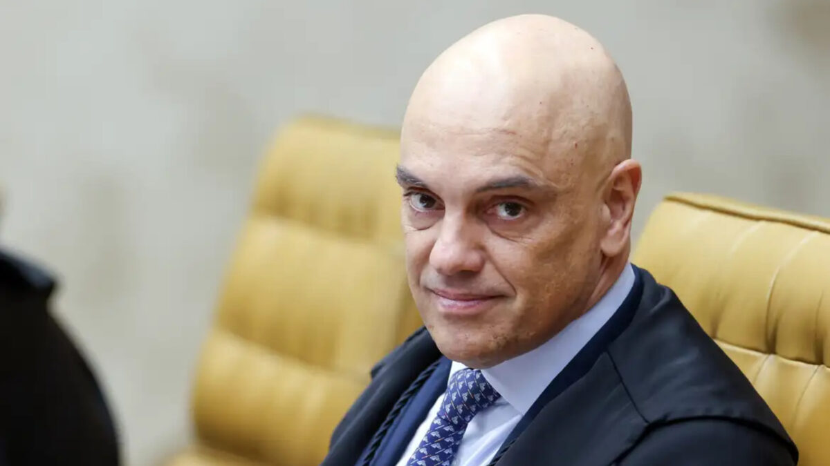 Alexandre de Moraes tira sigilo e envia o relatório da PF sobre plano golpista à PGR