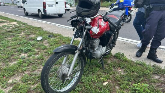 Motociclista morre após se assustar com saco de lixo