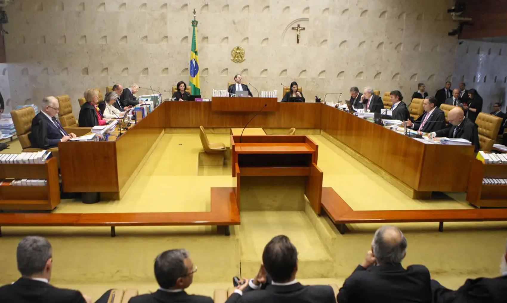 STF tem maioria para permitir símbolos religiosos em prédios públicos