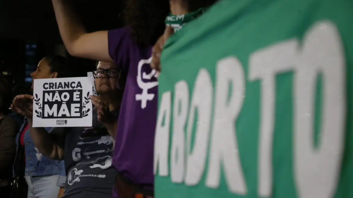 Votação da PEC que pretende proibir aborto no país é adiada na Câmara dos Deputados