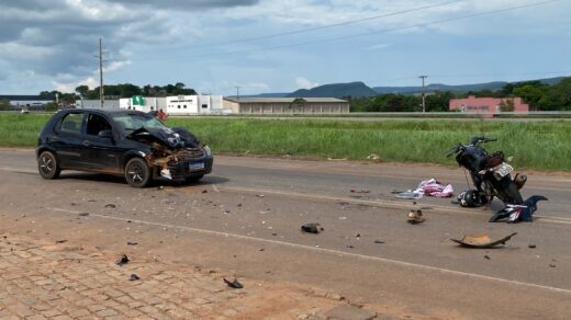 A colisão aconteceu na tarde desta sexta-feira (29), próximo a uma distribuidora de bebidas na marginal - Foto: Gabriel Pinheiro