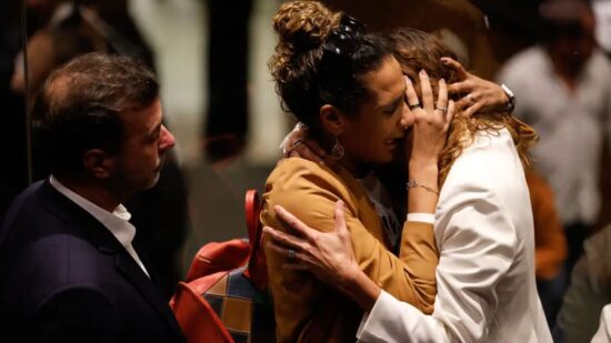 Marcello Freixo, presidente da Embratur, Anielle Franco, ministra da Igualdade Racial, e Mônica Benicio, vereadora e viúva de Marielle - Foto: Tânia Rêgo/Agência Brasil