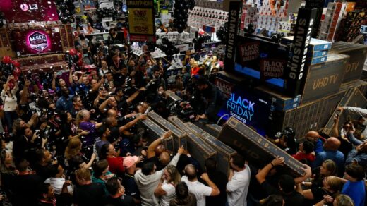 Confira dicas para fazer compras seguras nesta Black Friday - Foto: Miguel SCHINCARIOL/AFP