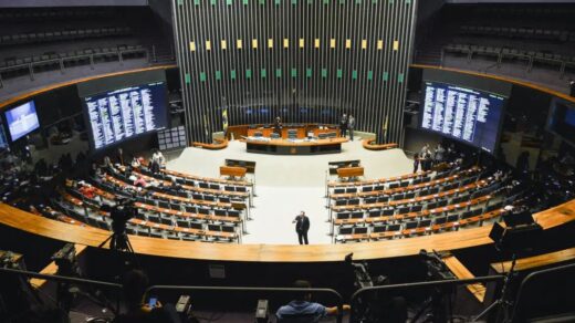 Deputados de oposição criticam proposta da deputada Erika Hilton - Foto: Antonio Cruz/ Agência Brasil