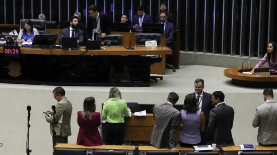 A proposta que veio a partir de um acordo entre Executivo e Legislativo sobre as regras de transparência e rastreabilidade - Foto: Lula Marques/ Agência Brasil