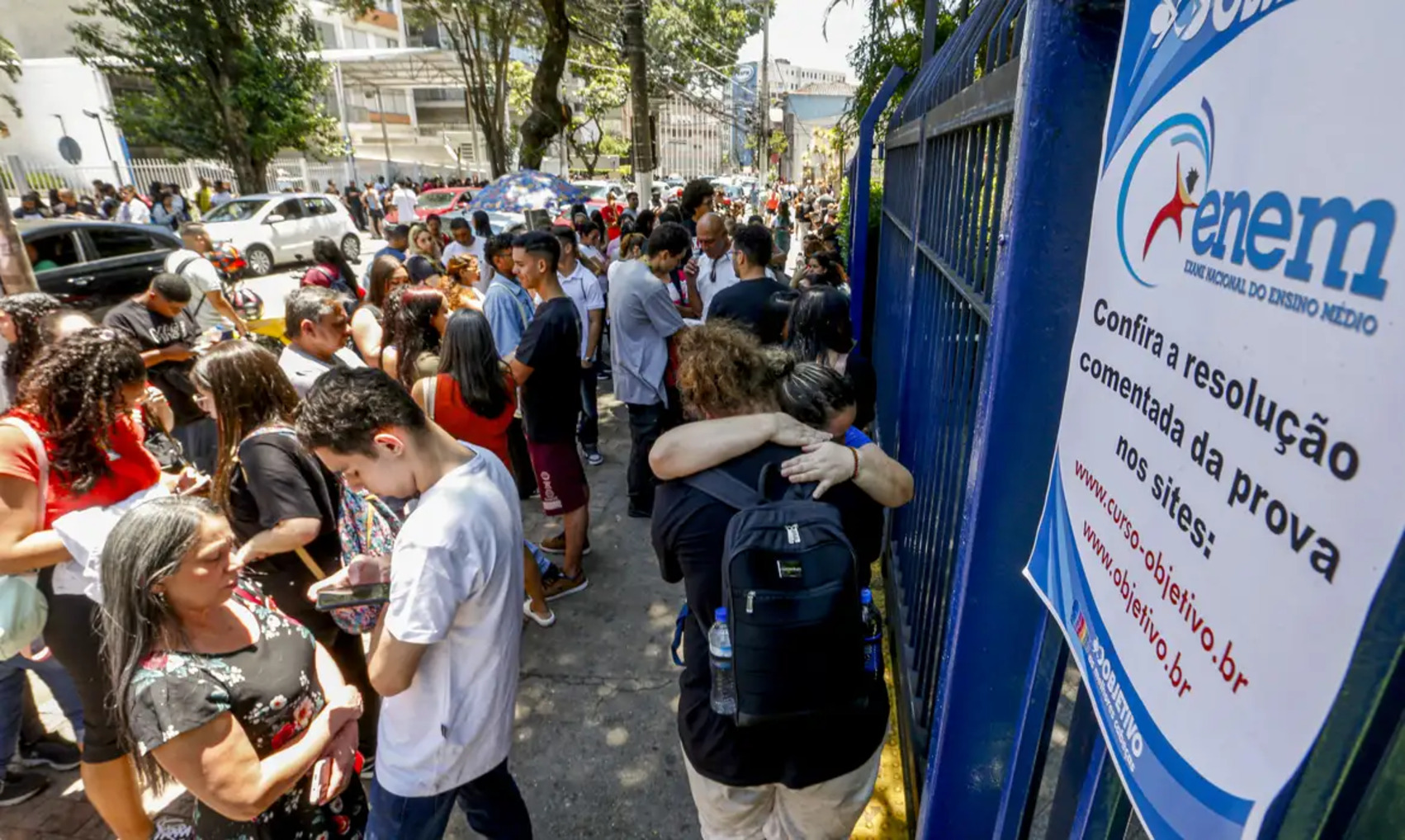 Enem 2024: mais de 4 milhões de candidatos participam da primeira etapa da prova deste domingo (3)