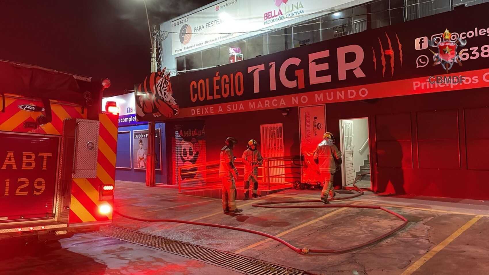 Colégio do DF pega fogo e assusta a vizinhança durante a madrugada