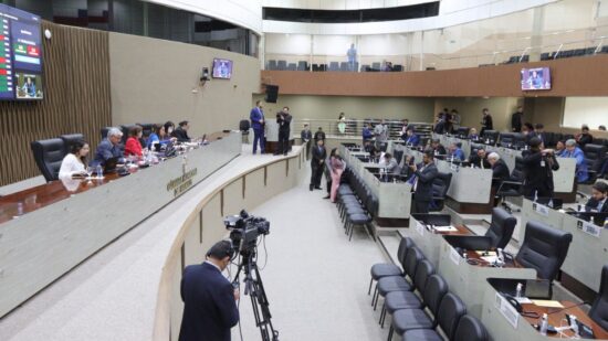 Votação aconteceu nesta segunda-feira