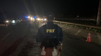 A Polícia Rodoviária Federal (PRF) prendeu, na última sexta-feira (10), um homem de 25 anos por falta de pagamento da pensão alimentícia, em Palmeiras do Tocantins