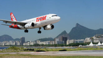 Companhias aéreas vão aumentar voos para transportar turistas durante o verão