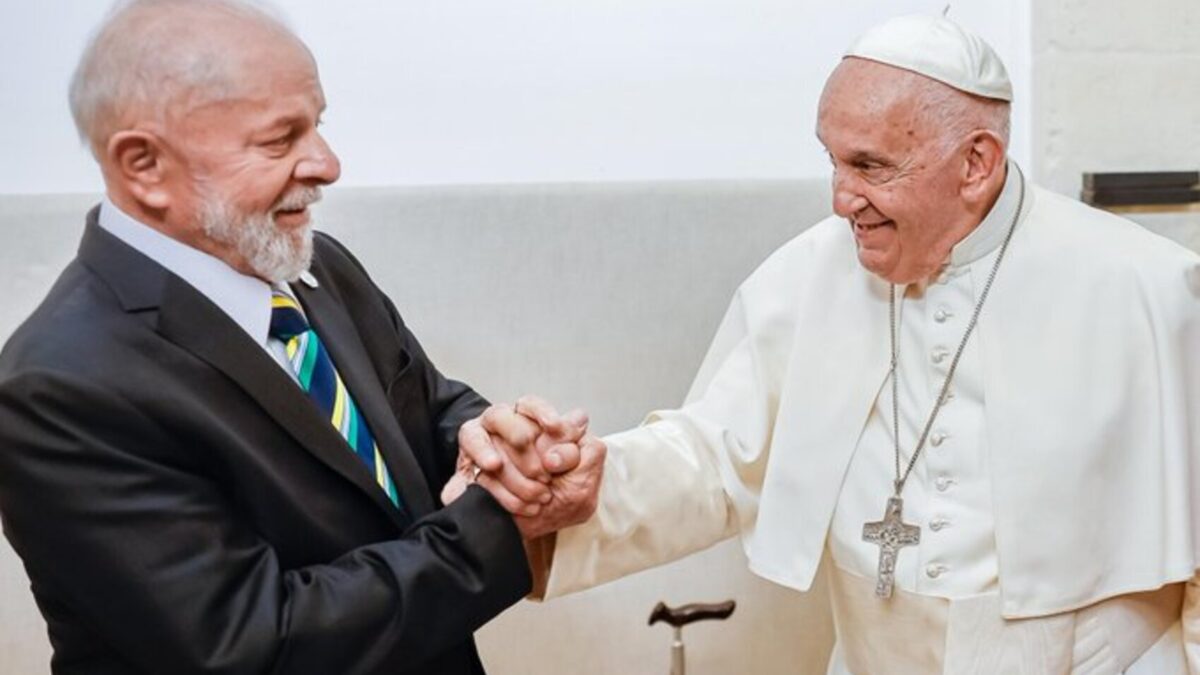 Lula parabeniza papa Francisco pelos 88 anos: 'exemplo de vida'