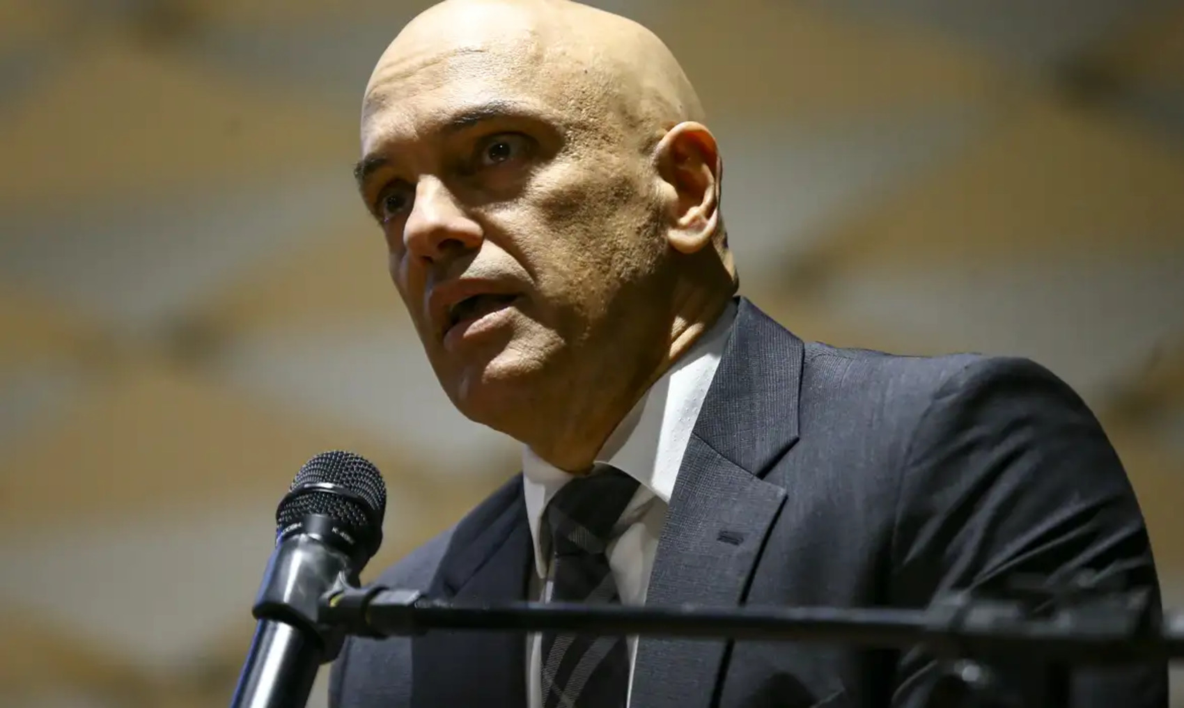 Moraes adia inquérito das fake news por mais 180 dias