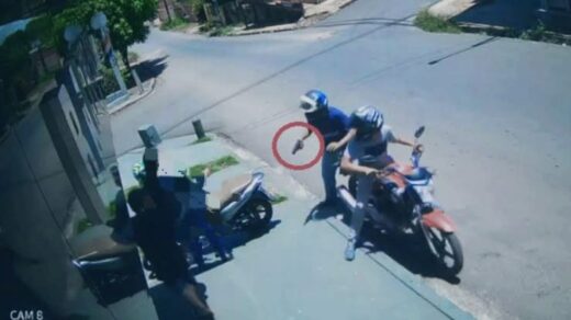 Universitária é assaltada e tem moto roubada ao voltar da faculdade