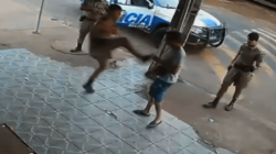 O caso, marcado pela brutalidade e pelo uso desproporcional da força, chamou a atenção pública após as imagens da agressão serem capturadas por câmeras de segurança - Foto: Reprodução