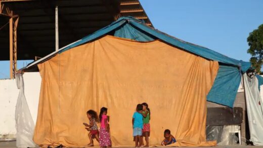 Grupo indígena Warao relata casos de desnutrição em Boa Vista.