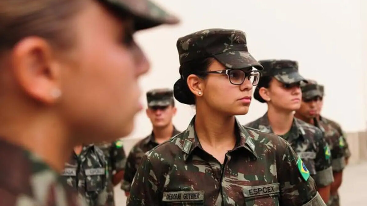 Alistamento feminino voluntário nas Forças Armadas começa neste ano; saiba como se inscrever