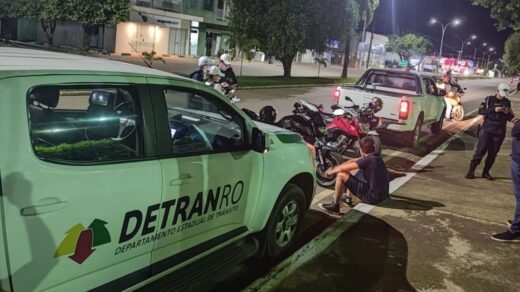 Operação 'Corta Giro' aborda mais de 200 motocicletas