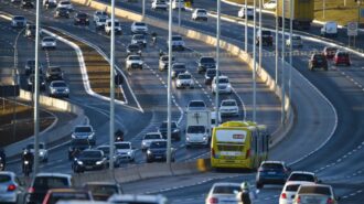 Os dados somam carros, motos, picapes, caminhões e outros tipos de transporte - Foto: Marcello Casal Jr/Agência Brasil