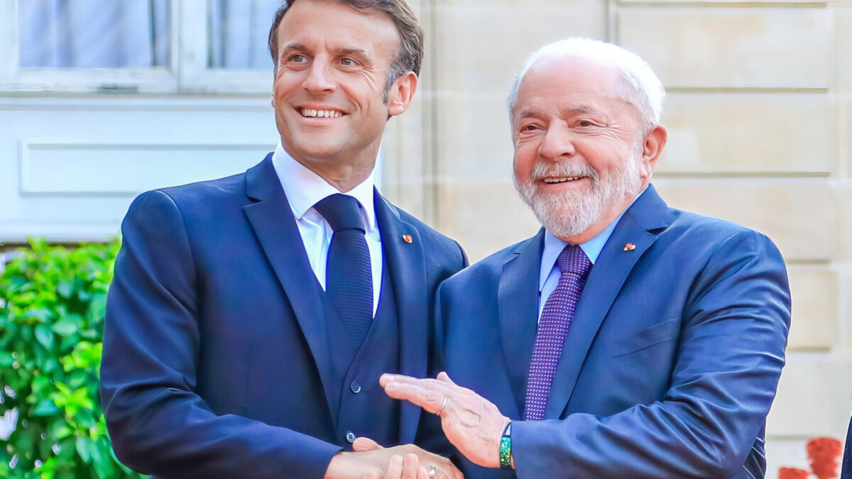 Lula e Macron conversam sobre decisão da Meta e reforçam aliança para impedir fake news