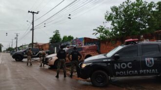 Na manhã desta terça-feira (14), a Força Integrada de Combate ao Crime Organizado no Tocantins (FICCO/TO) iniciou a Operação Alforria no Jardim Aureny, em Palmas - Foto: Divulgação Polícia Federal